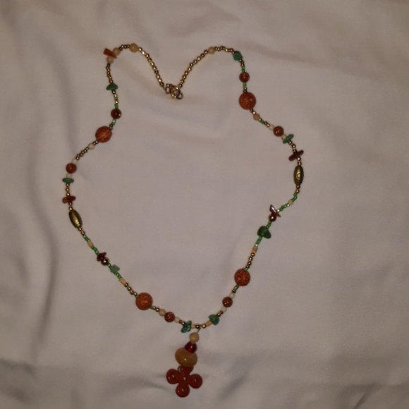 *Handmade beaded necklace - Picture 5 of 8